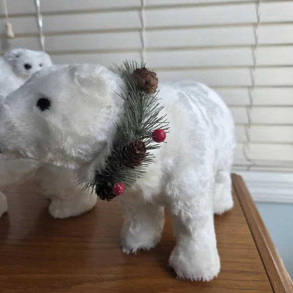 Polar Bear Family W/ Cub Riding Mama - Winter Wildlife Decor - Picture 13 of 13